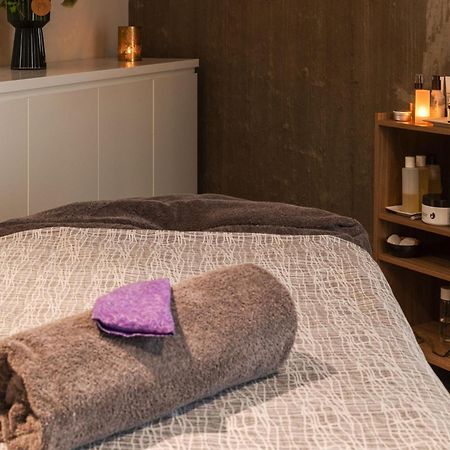 Peppers Silo Launceston Exterior foto Massage table