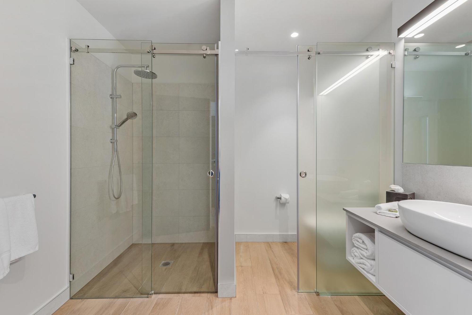 Peppers Silo Launceston Exterior foto A shower enclosure