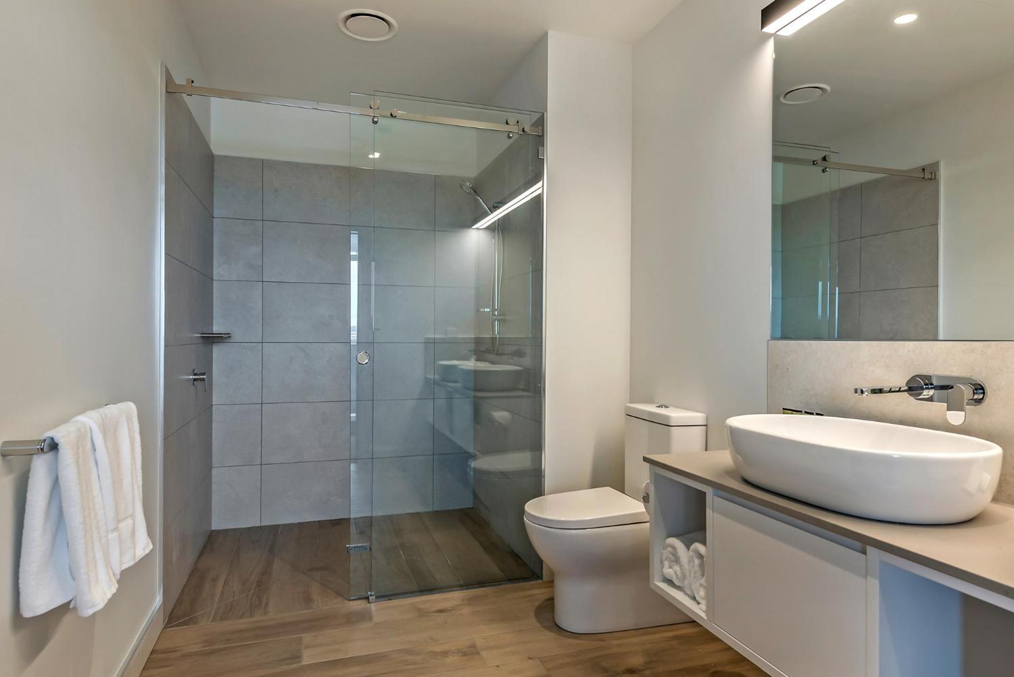 Peppers Silo Launceston Exterior foto A modern bathroom