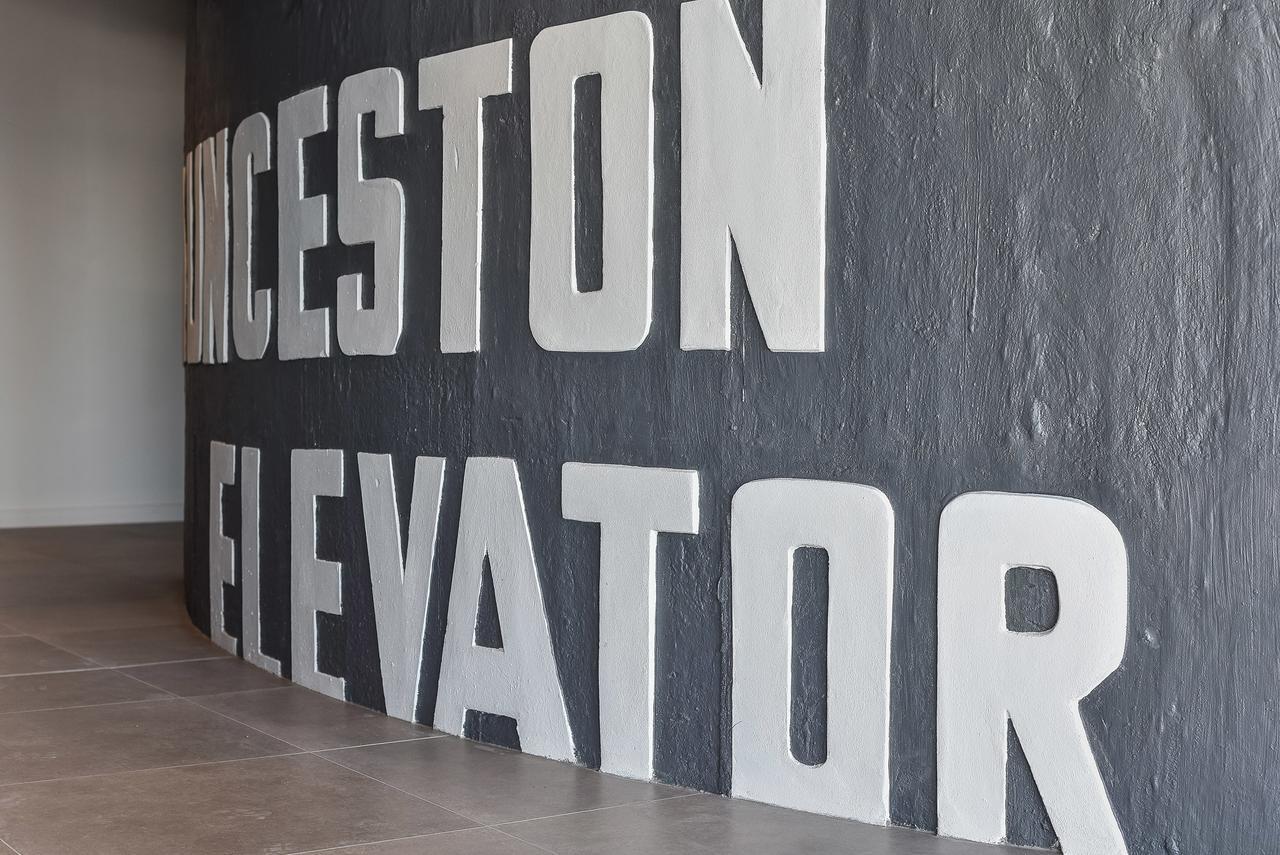 Peppers Silo Launceston Exterior foto Entrance to the elevator