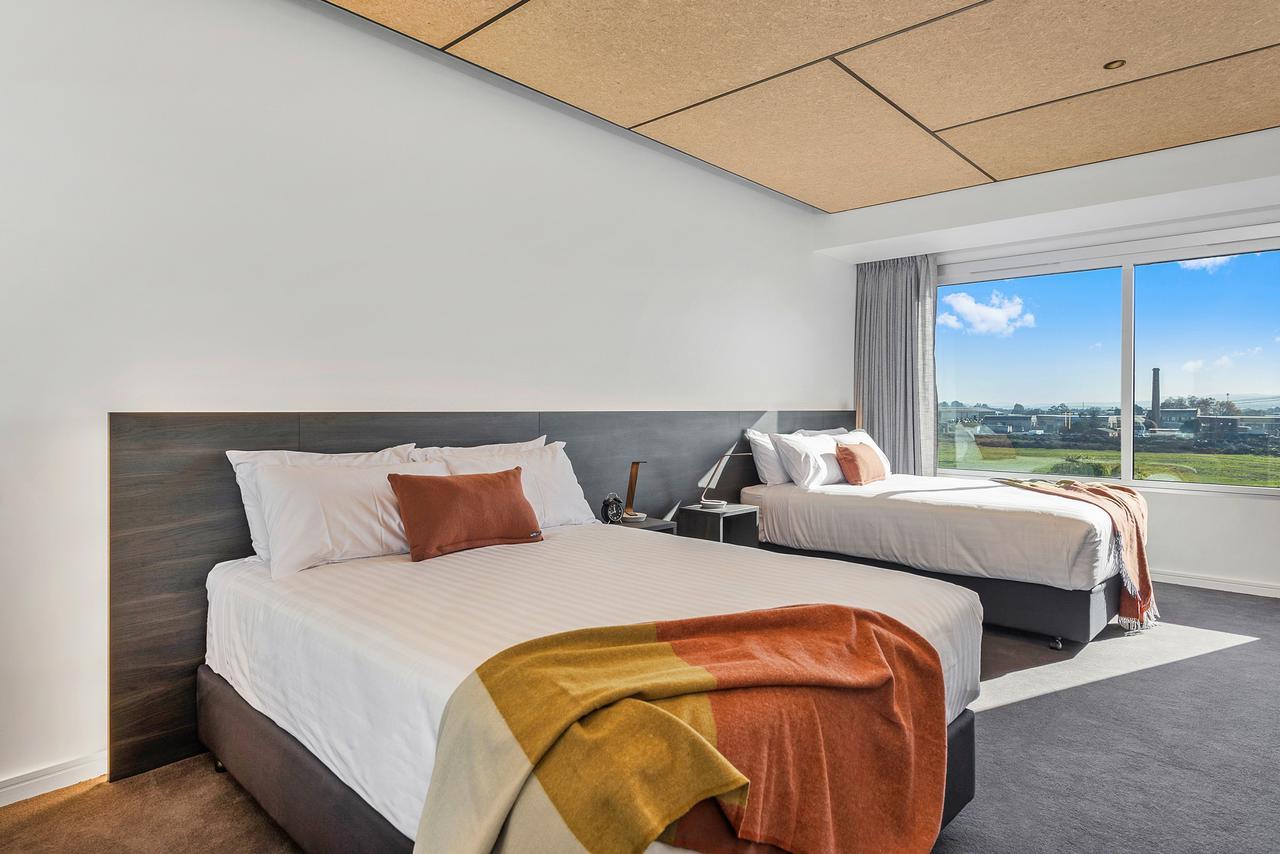 Peppers Silo Launceston Exterior foto A bedroom at the hotel