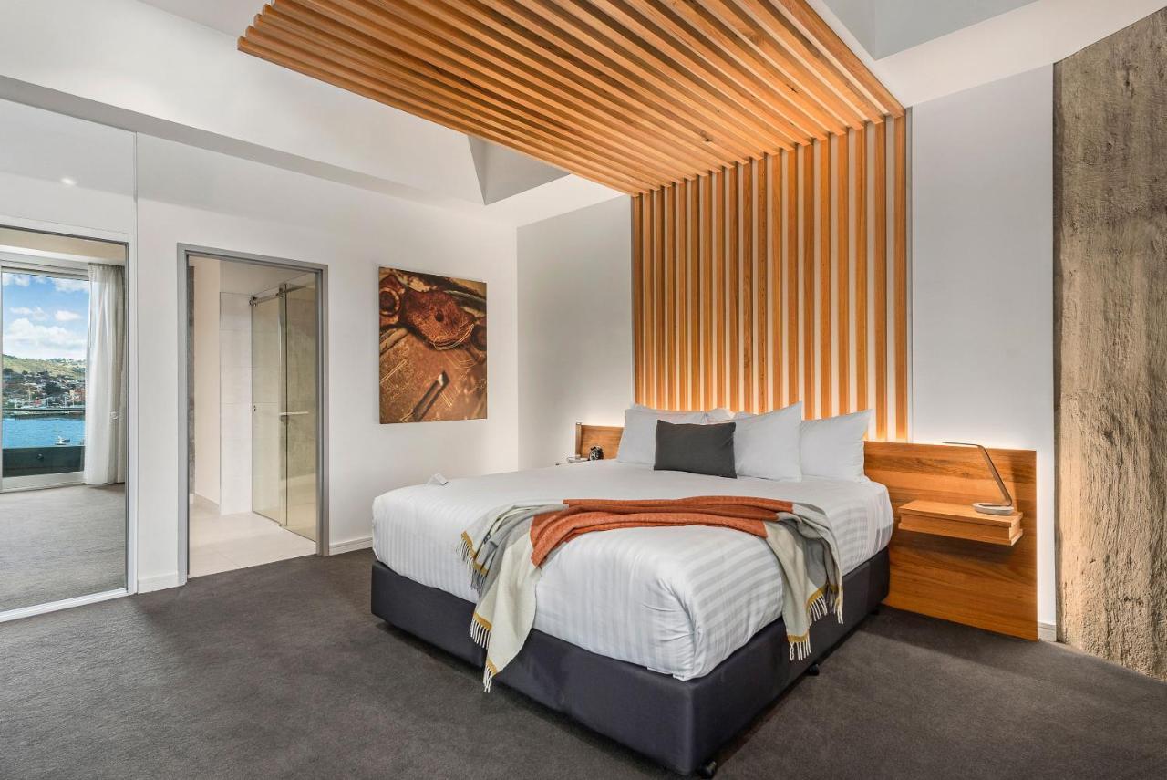 Peppers Silo Launceston Exterior foto A bedroom at the hotel